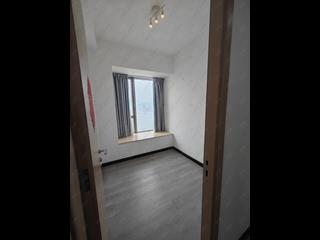 Sai Ying Pun - Island Crest Block 2 08