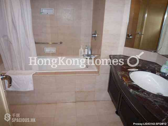 Wan Chai - Convention Plaza Apartments 06