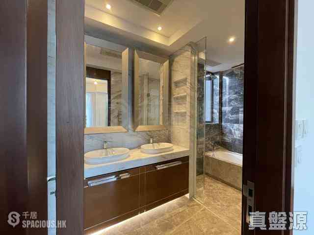 Tseung Kwan O - The Papillons Block 1 09