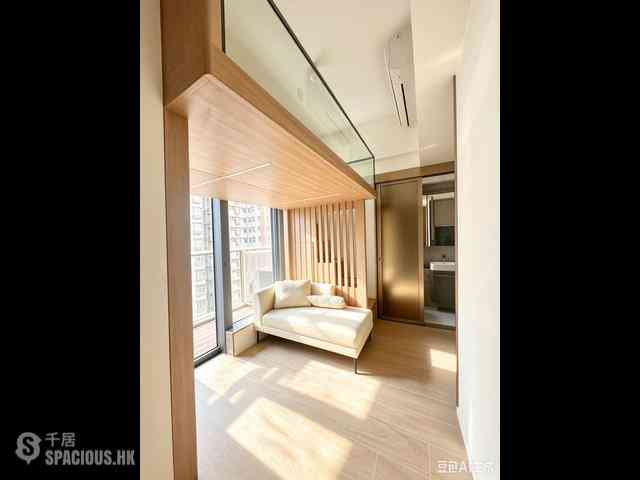 Sai Ying Pun - Des Voeux W Residence 12