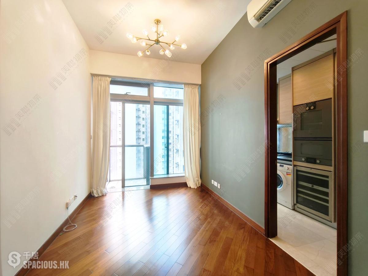 Wan Chai - The Avenue 01