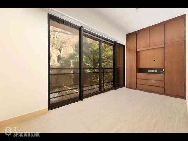 Repulse Bay - The Somerset 01