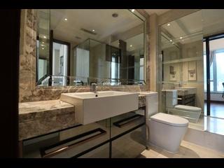 Wan Chai - The Avenue Phase 2 Block 2 04