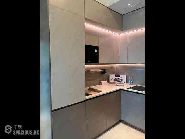 Sai Ying Pun - Upper Manor 04