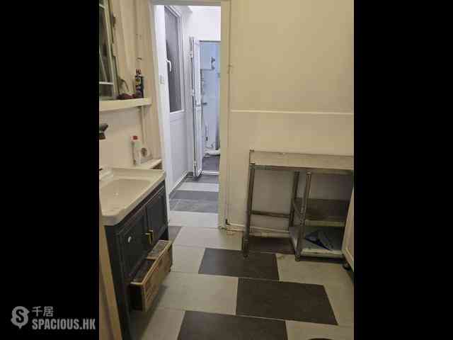 Sai Ying Pun - 224-226, Des Voeux Road West 07