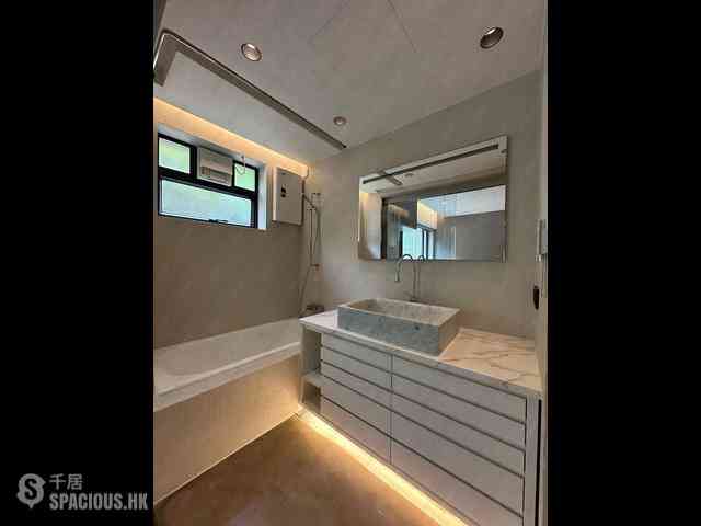 Mid Levels West - Skyline Mansion Block 1 08