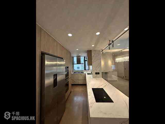 Mid Levels West - Skyline Mansion Block 1 12