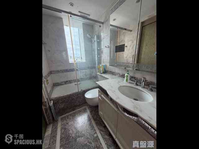 Yau Ma Tei - The Coronation Tower 7 06