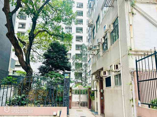 Mid Levels Central - Sun Fat Building 01
