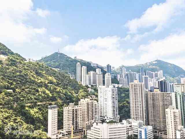 Wan Chai - The Avenue Phase 2 Block 2 02