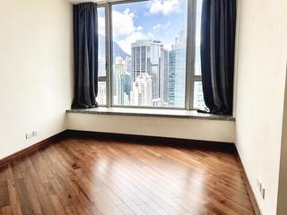 Wan Chai - The Avenue Phase 2 Block 2 09