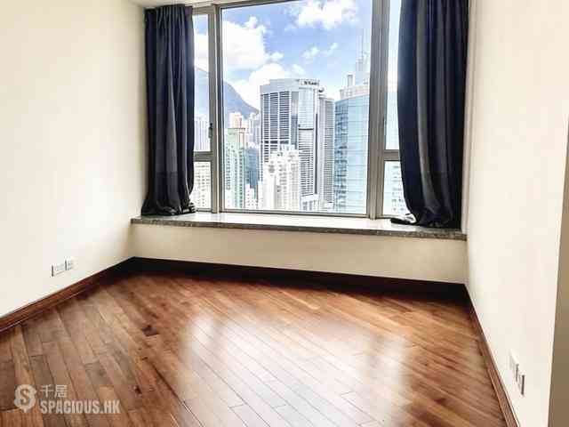 Wan Chai - The Avenue Phase 2 Block 2 09