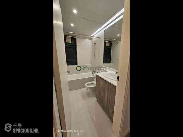 Mid Levels Central - Hillsborough Court 06