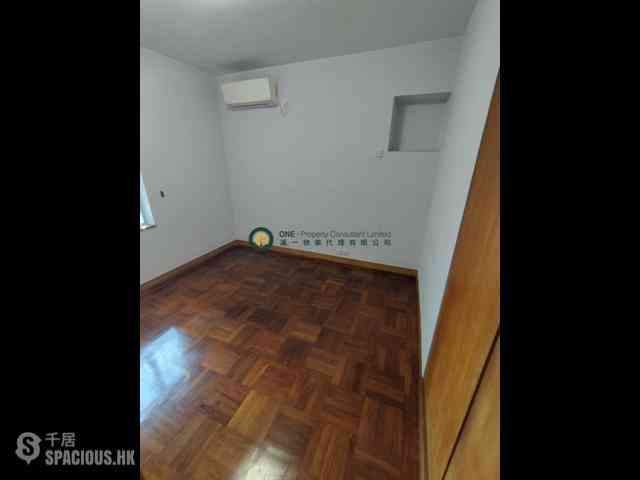Mid Levels Central - Merry Court 05