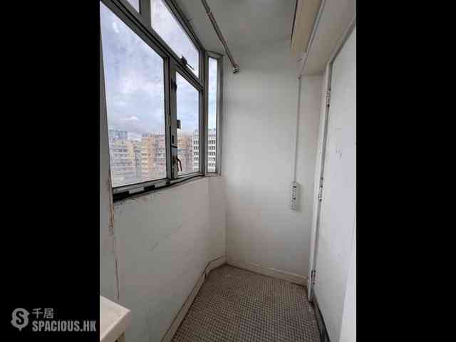Yau Ma Tei - Chee Sing Building 05