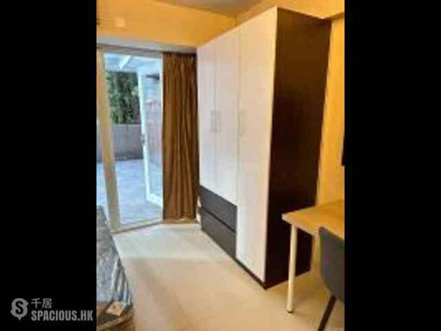 Sai Ying Pun - Wing Lee Building 02