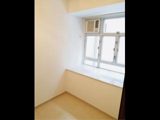 Sheung Wan - Man King Building 04