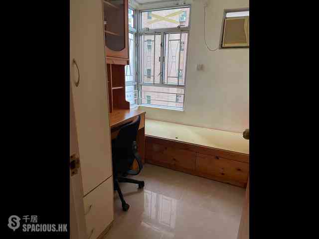 Sai Ying Pun - Yuk Ming Towers Block 1 02