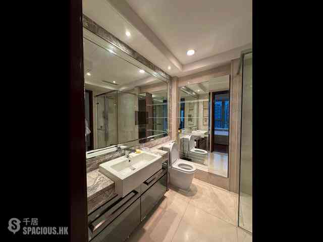 Wan Chai - The Avenue Phase 2 Block 1 08