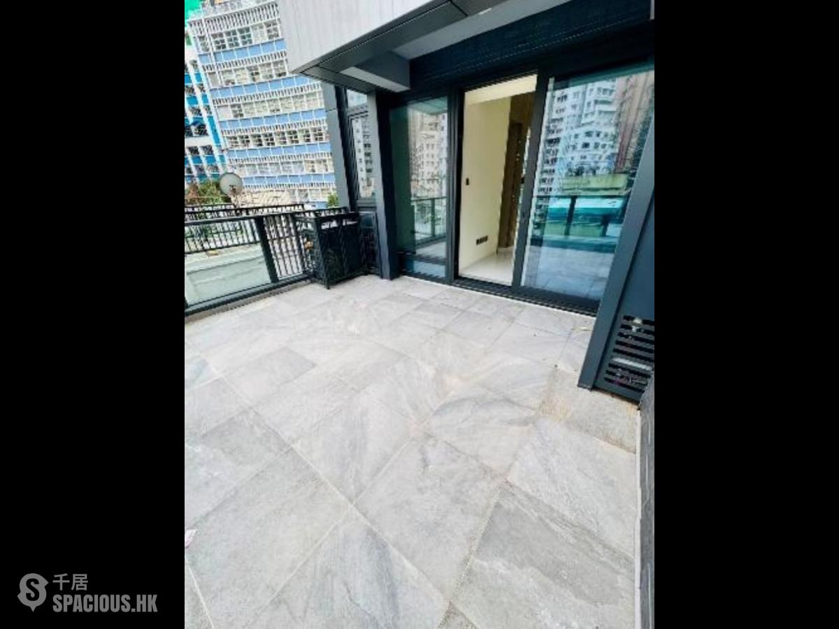 Sai Ying Pun - The Queens 01