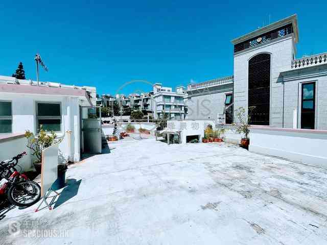 Chung Hom Kok - 8-14, Cape Road 02