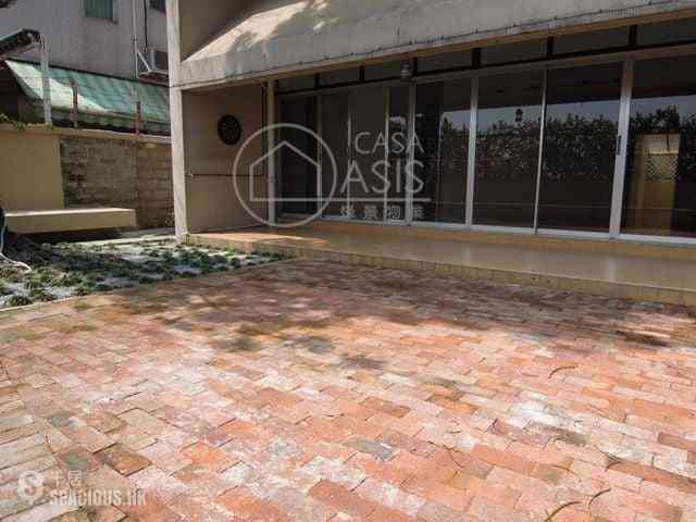 Pok Fu Lam - Bisney Villas 01