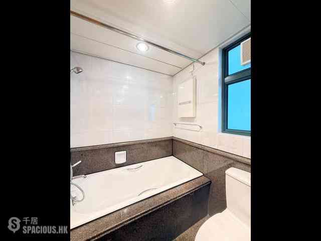 Mid Levels West - 80 Robinson Road 11