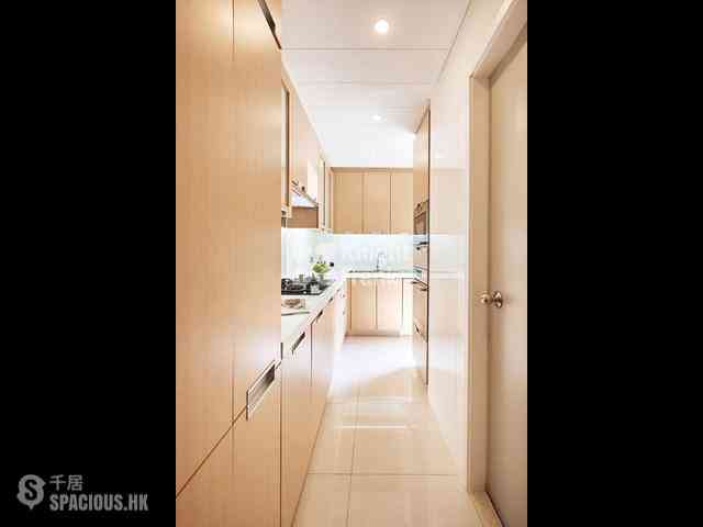 Mid Levels Central - Hillsborough Court 04