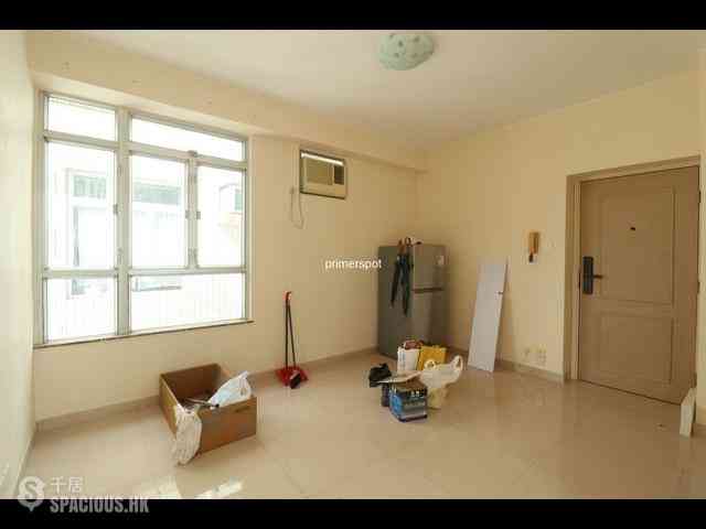 Wan Chai - Lok Moon Mansion 04
