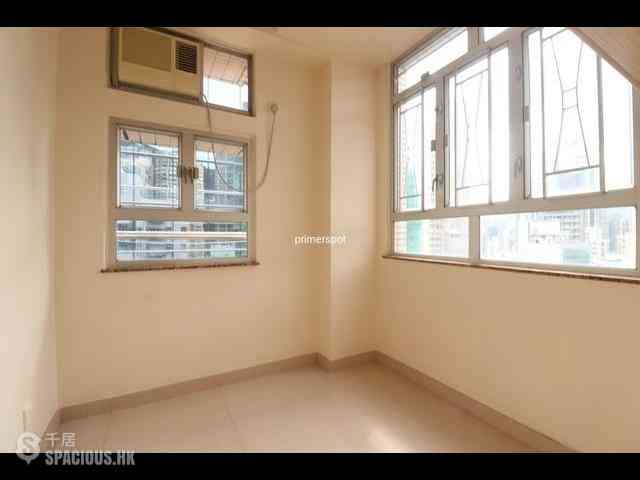Wan Chai - Lok Moon Mansion 06