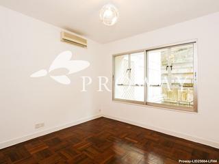 Mid Levels Central - Kam Yuen Mansion 09