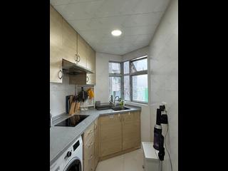 Mid Levels Central - Windsor Court 03