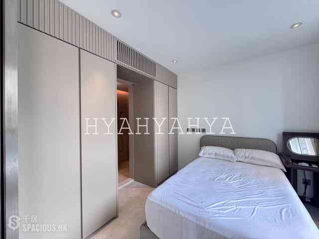 Shek Tong Tsui - Eight South Lane 08