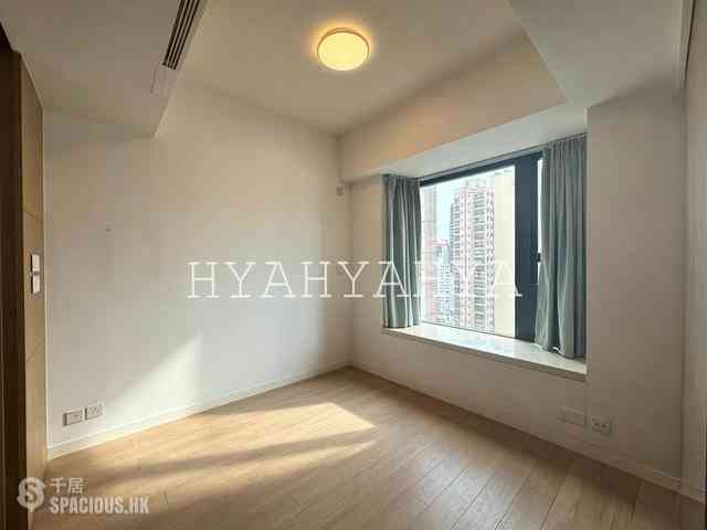 Mid Levels Central - Gramercy 02