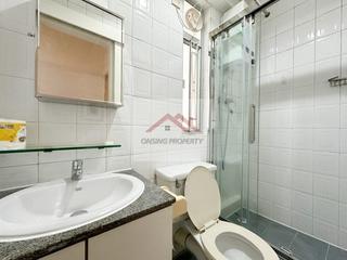 Wan Chai - Hang Tak Building 04