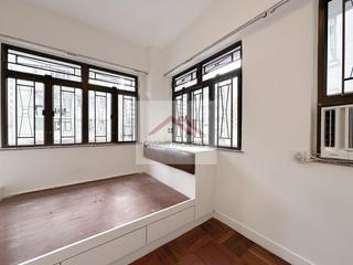 Wan Chai - Hang Tak Building 05