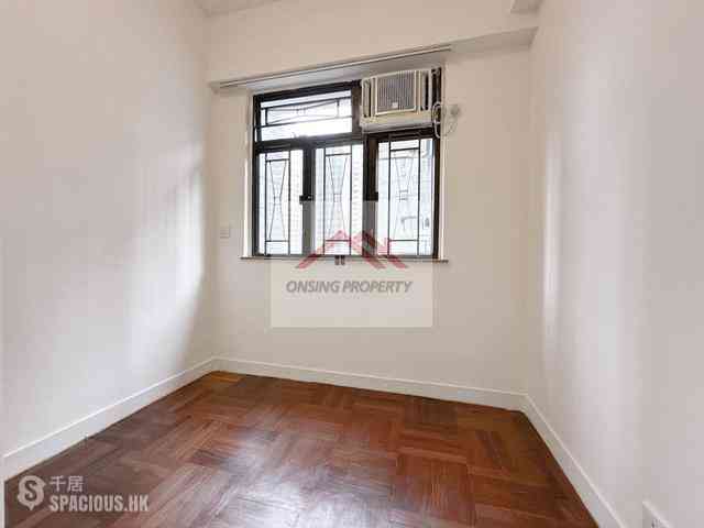 Wan Chai - Hang Tak Building 06
