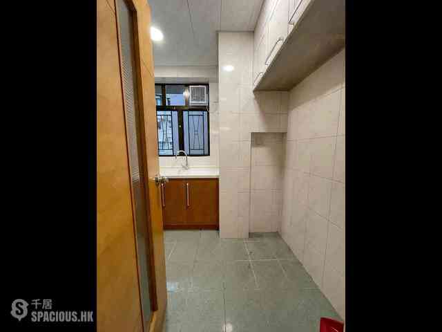 Mid Levels West - Hing Wah Mansion Block B 11