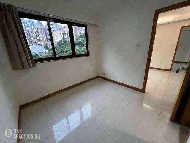 Mid Levels West - Hing Wah Mansion Block B 27