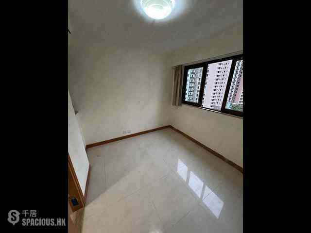 Mid Levels West - Hing Wah Mansion Block B 31