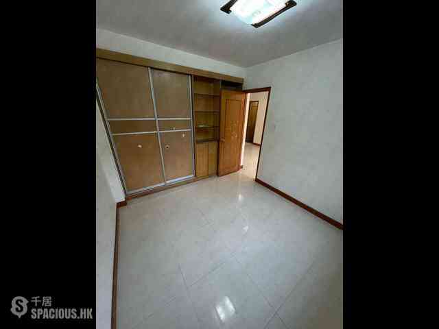 Mid Levels West - Hing Wah Mansion Block B 33