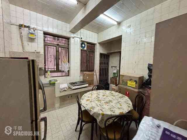 Mid Levels Central - Best View Court Block 66, Macdonnell Road 01