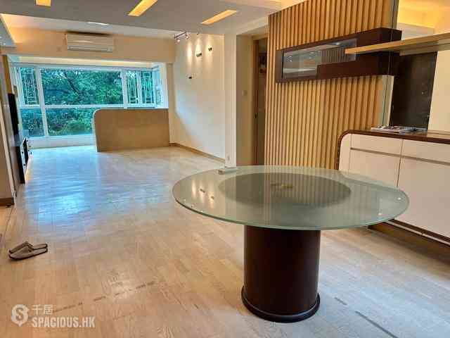Tai Hang - Swiss Towers 03
