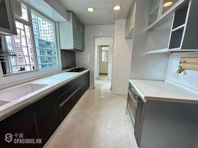 Tai Hang - Swiss Towers 11