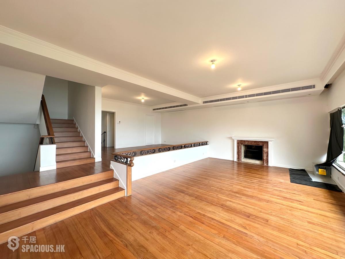 The Peak - Mount Austin Estate 01