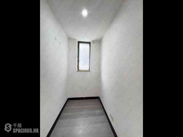 Sai Ying Pun - Island Crest Block 2 06