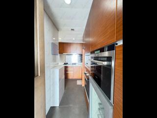 Sai Ying Pun - Island Crest Block 2 12
