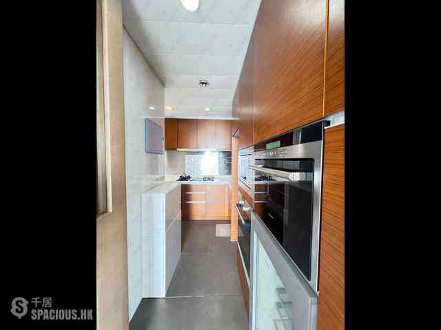 Sai Ying Pun - Island Crest Block 2 12