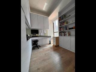 Shek Tong Tsui - The Belcher's Phase 2 Block 8 27