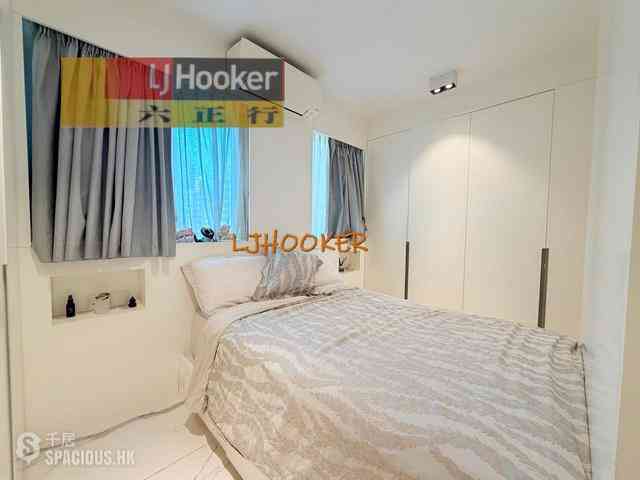 Sai Ying Pun - Fook Moon Building 05
